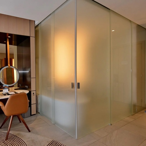 Telescopic bathroom partition by frosted glass