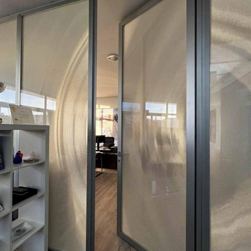 How to Choose the Right Fabric Color and Opacity for Laminated Glass