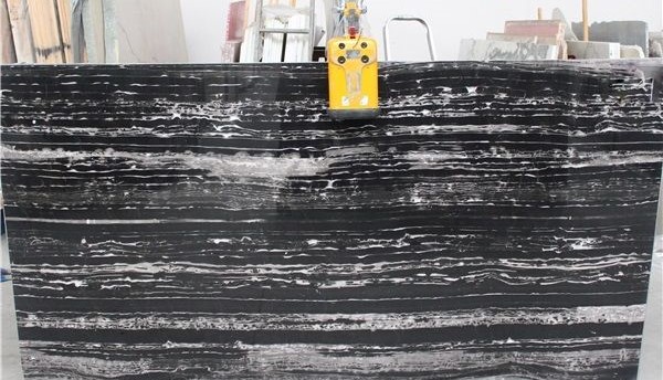portoro-nero-silver-black-and-white-marble-slabs