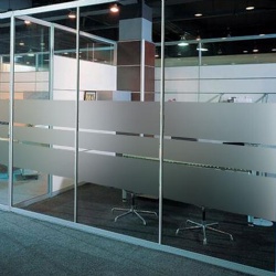 etched glass office partition with stripe pattern design